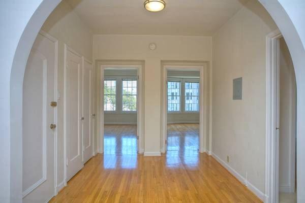 1735 Van Ness Avenue, San Francisco, California, United States 94109, 2 Bedrooms Bedrooms, ,2 BathroomsBathrooms,Apartment,Two Bedroom,Van Ness Avenue,1449