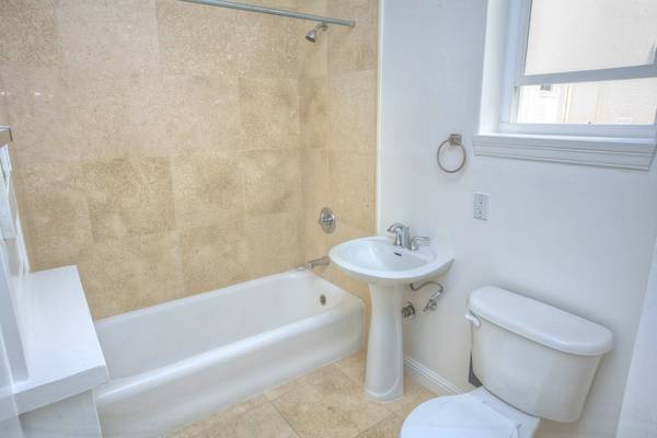 1735 Van Ness Avenue, San Francisco, California, United States 94109, 2 Bedrooms Bedrooms, ,2 BathroomsBathrooms,Apartment,Two Bedroom,Van Ness Avenue,1449