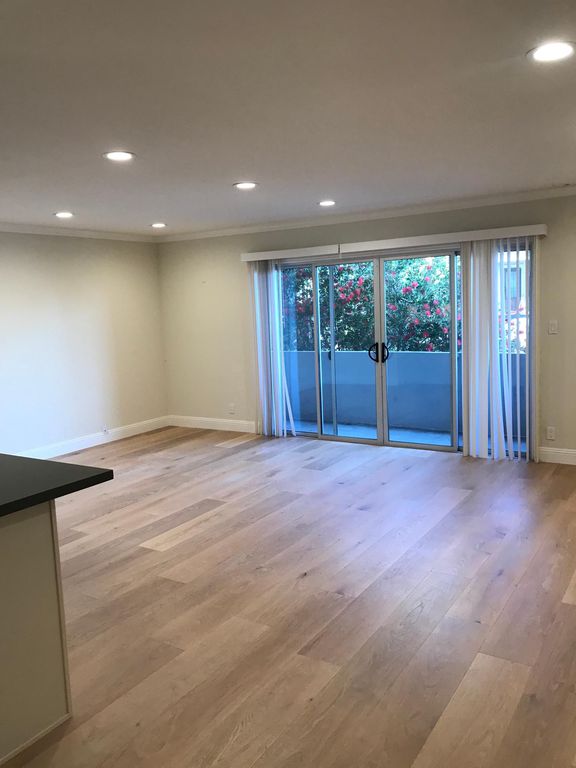 315 Hanover, Oakland, California, United States 94606, 3 Bedrooms Bedrooms, ,1 BathroomBathrooms,Apartment,Three Bedroom,Hanover,1774